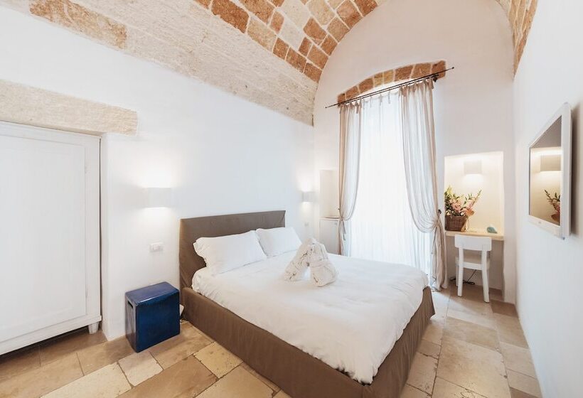 اتاق لوکس, Giovì Relais