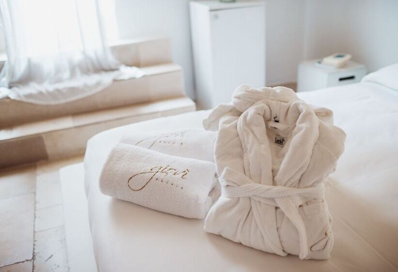 اتاق لوکس, Giovì Relais