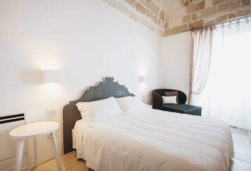 اتاق لوکس, Giovì Relais