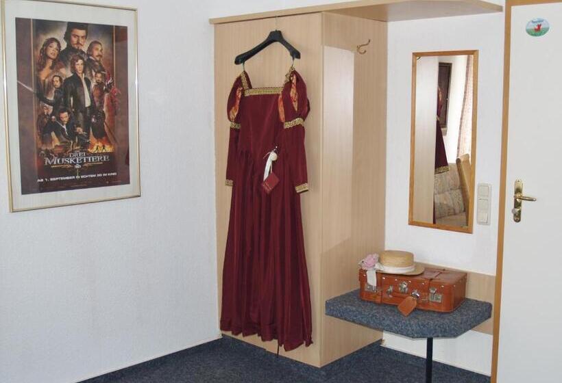 اتاق استاندارد, Goldenes Faß