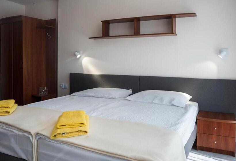 Quarto Triplo Standart, Graal Spa