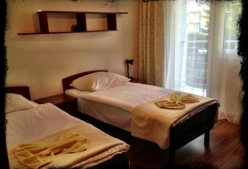 اتاق استاندارد چهار تخته, Graal Spa