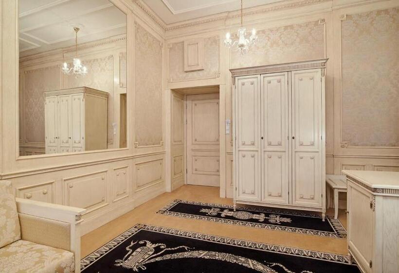 آپارتمان 1 خوابه, Koronny