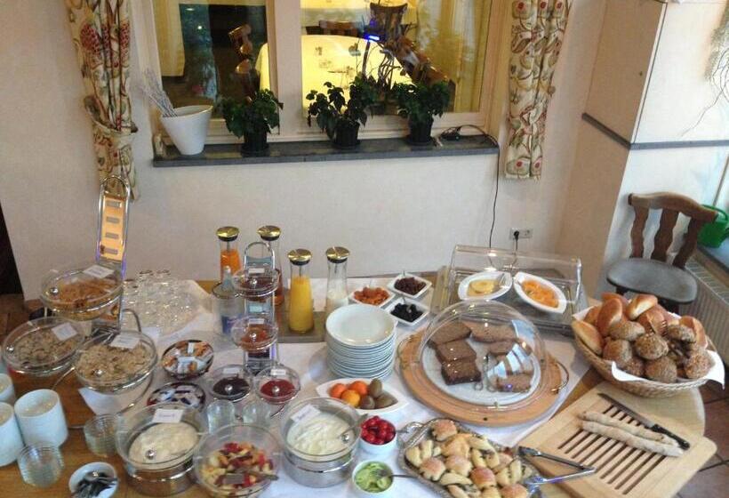 اتاق استاندارد یک نفره, Mennicken