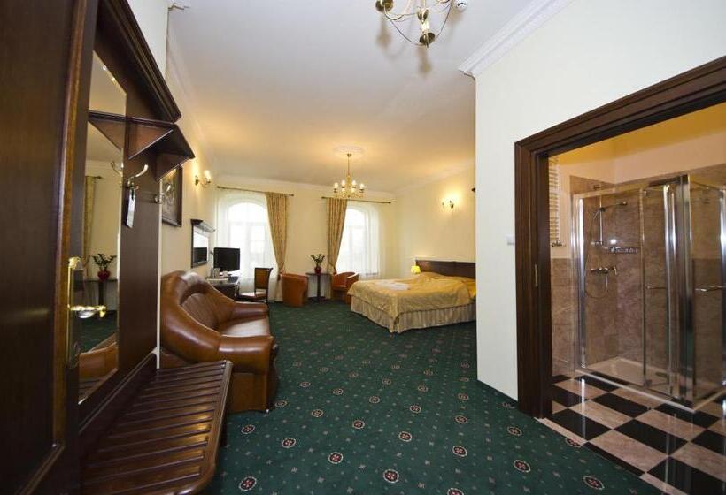 اتاق سوپریور با تخت بزرگ, Royal Hotel Modlin