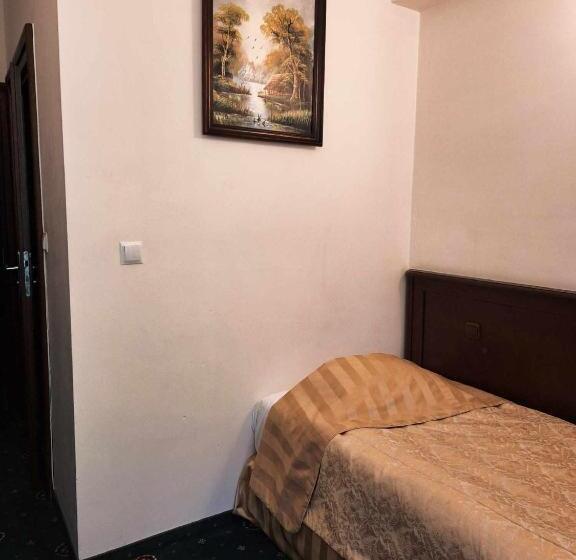 اتاق استاندارد یک نفره, Royal Hotel Modlin