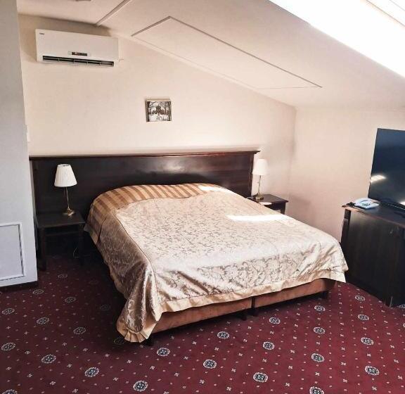 اتاق لوکس خانوادگی, Royal Hotel Modlin