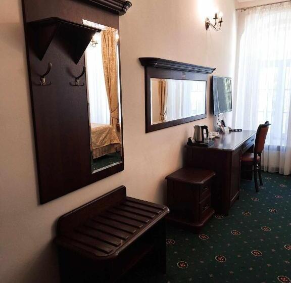 اتاق استاندارد با تخت بزرگ, Royal Hotel Modlin