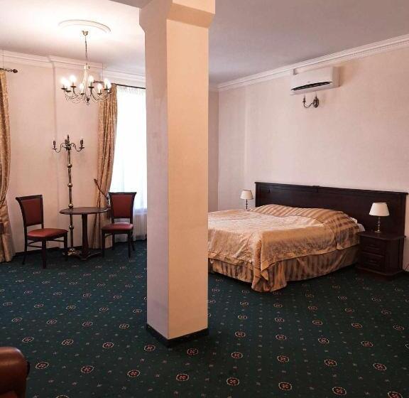 اتاق سوپریور با تخت بزرگ, Royal Hotel Modlin