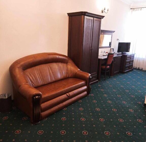 اتاق سوپریور با تخت بزرگ, Royal Hotel Modlin
