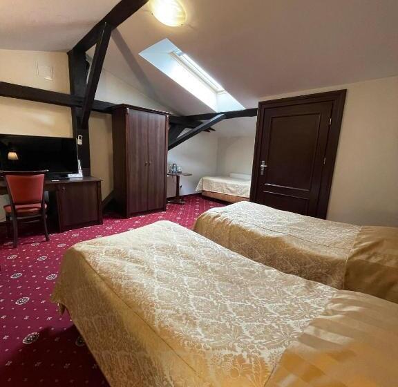 اتاق استاندارد سه نفره, Royal Hotel Modlin