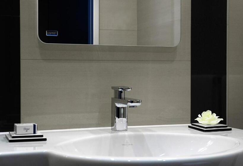 اتاق استاندارد یک نفره, Silver Hotel & Gokart Center