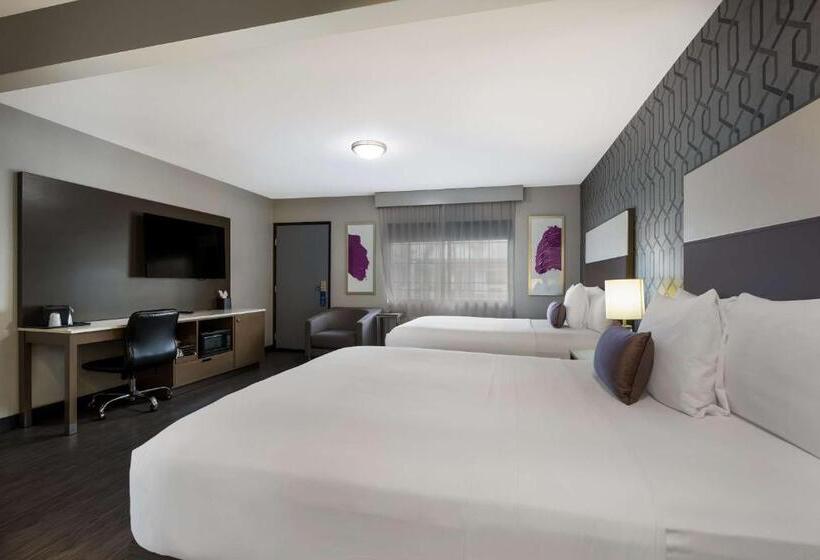 اتاق خانوادگی, Sunset West Hotel, Surestay Collection By Best Western