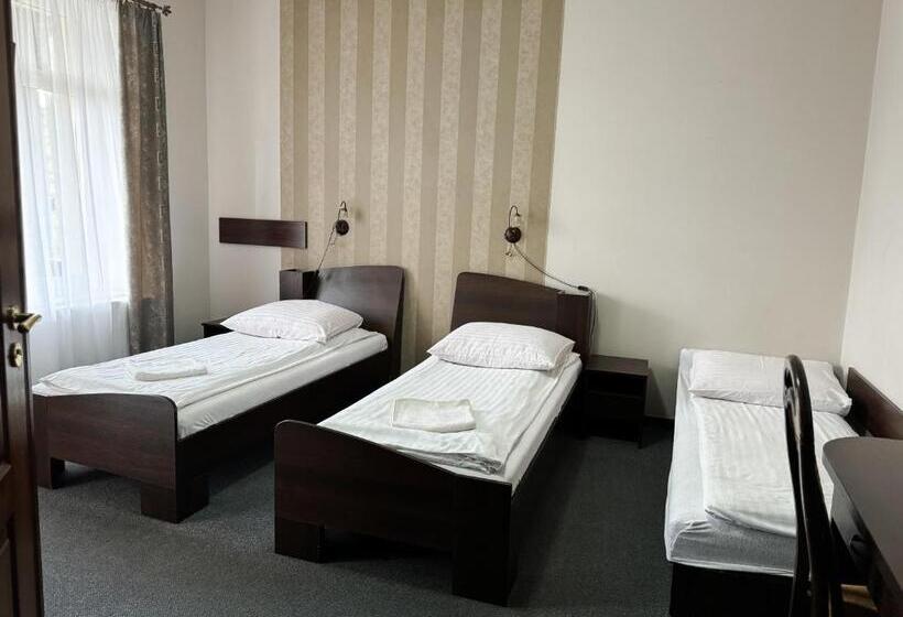 اتاق استاندارد چهار تخته, Villa Carmen