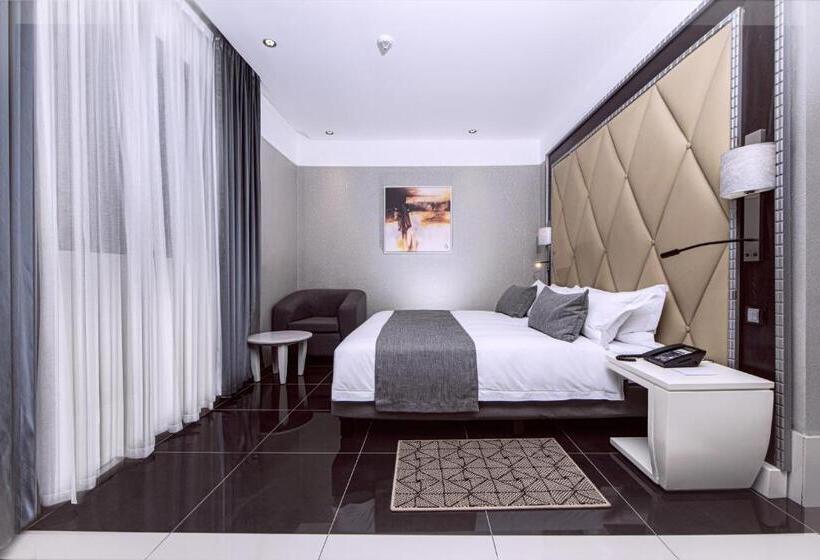 اتاق استاندارد با تخت بزرگ, Krystal Palace Douala