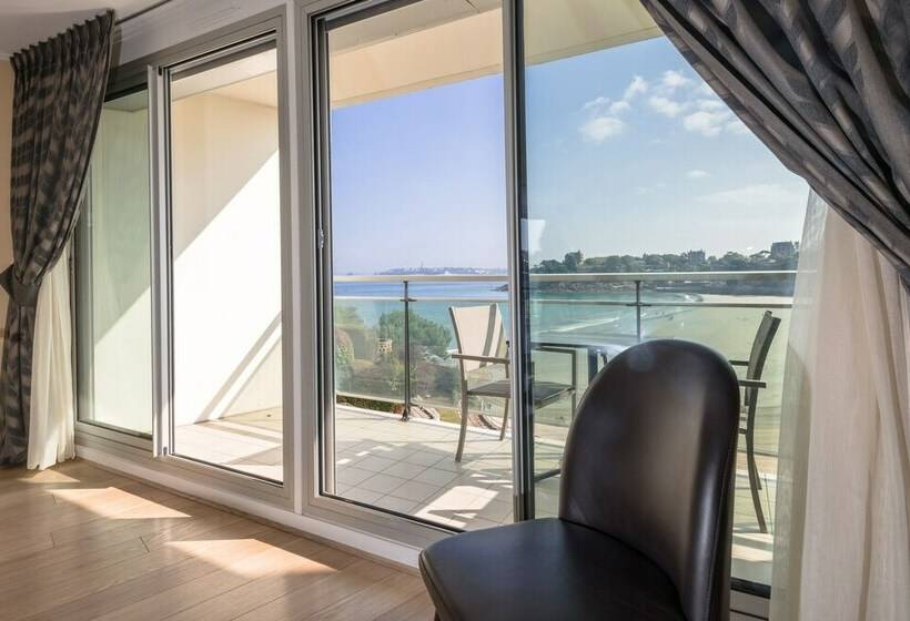 اتاق خانوادگی, Le Crystal Dinard Plage