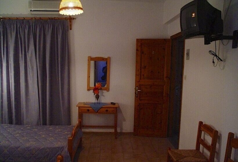 اتاق خانوادگی, Christos Guesthouse