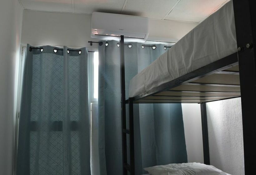 تختخواب در اتاق مشترک, Akualink Hostel