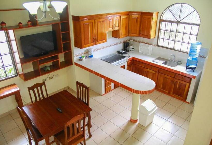 بانگلوی استاندارد, Apart Hotel Acuarious De Luis