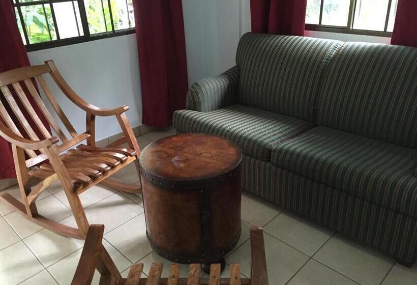 بانگلوی استاندارد 2 خوابه, Apart Hotel Acuarious De Luis