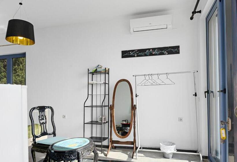 سوییت, Serenity Boutique Suites
