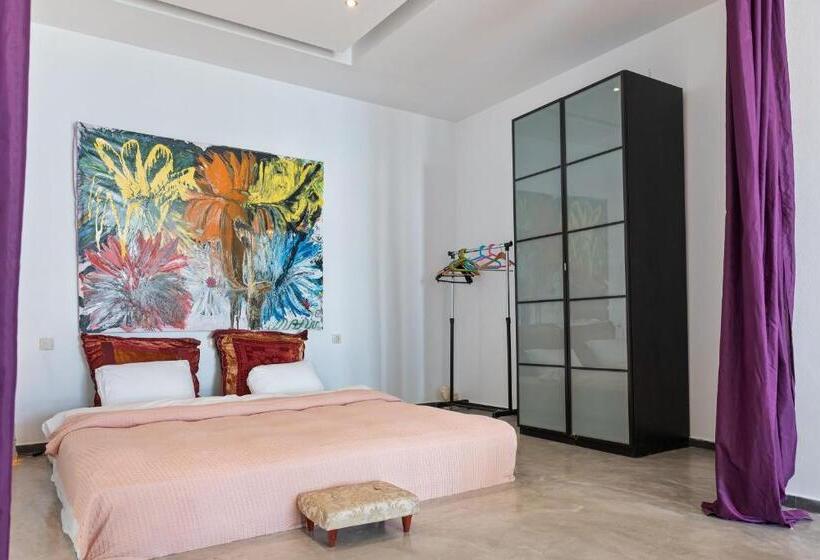 سوییت خانوادگی, Serenity Boutique Suites