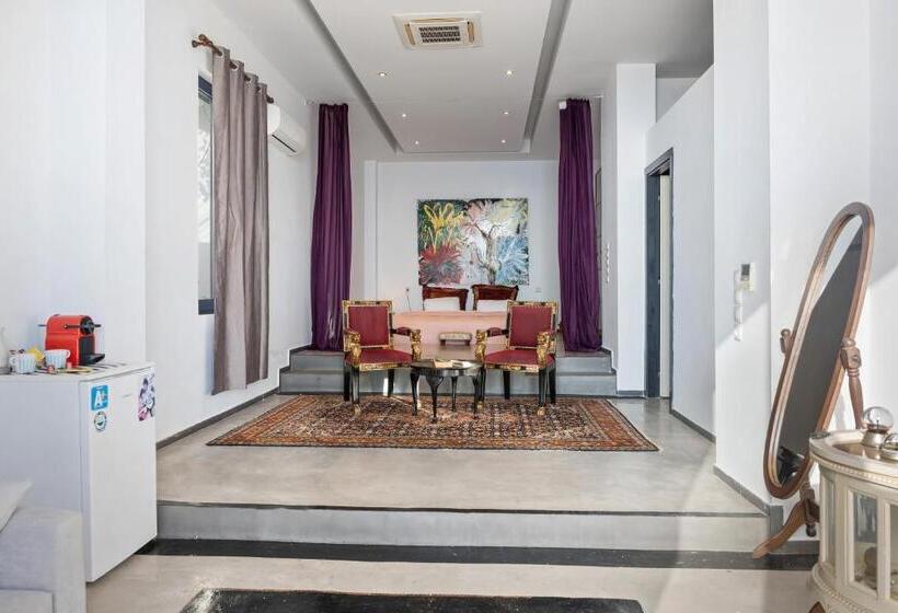 سوییت خانوادگی, Serenity Boutique Suites