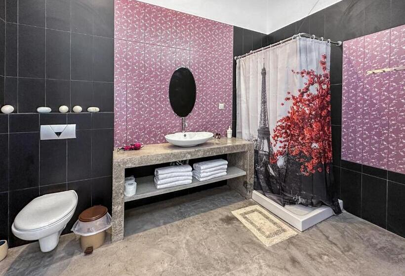سوییت خانوادگی, Serenity Boutique Suites