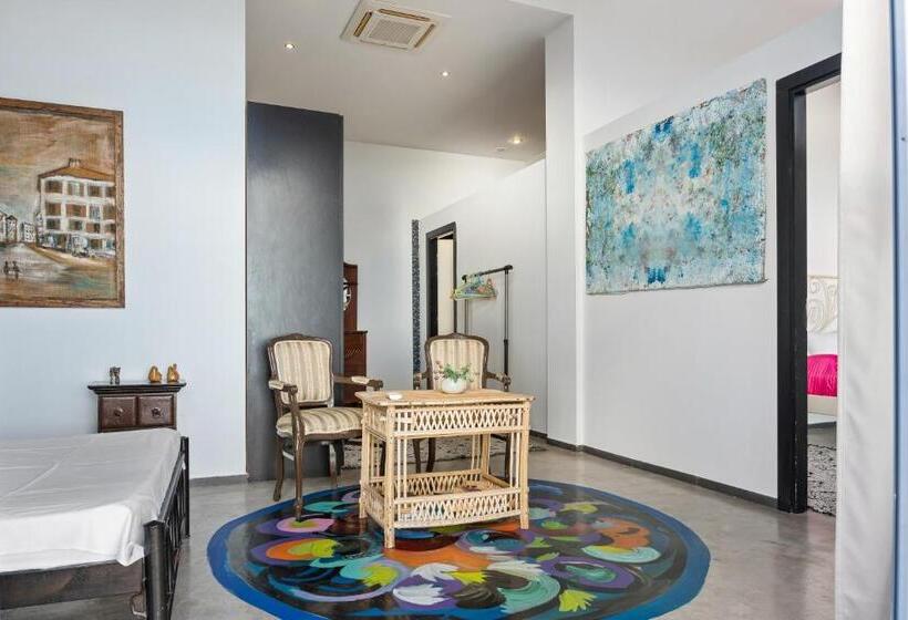 سوئیت خانواده 2 خوابه, Serenity Boutique Suites