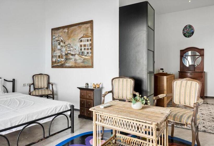سوئیت خانواده 2 خوابه, Serenity Boutique Suites