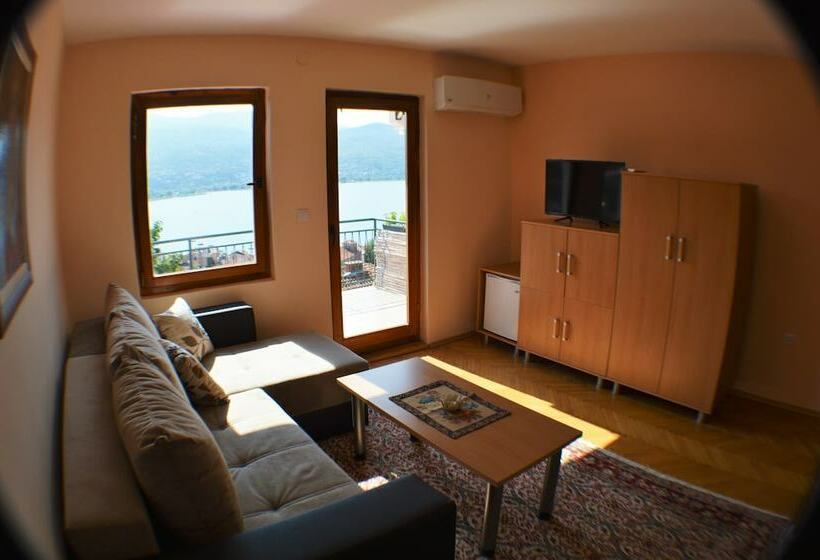 آپارتمان خانواده 1 خوابه, Villa Ohrid