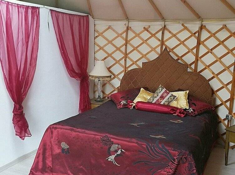 بانگلوی استاندارد, Yol Glamping Hotel Retreat Center