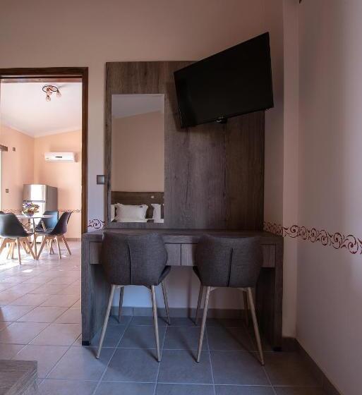 سوییت سوپریور با چشم‌انداز دریا, Cyrenia Guesthouse