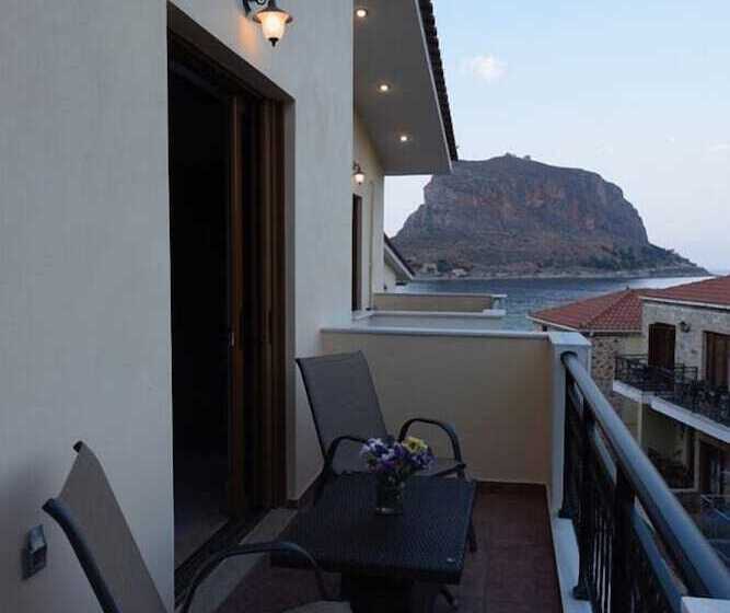 سوییت با چشم‌انداز دریا, Cyrenia Guesthouse