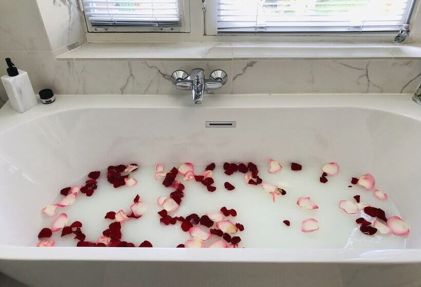 ガーデンビュースイート, Villa Castel Chambres D Hôtes B&b