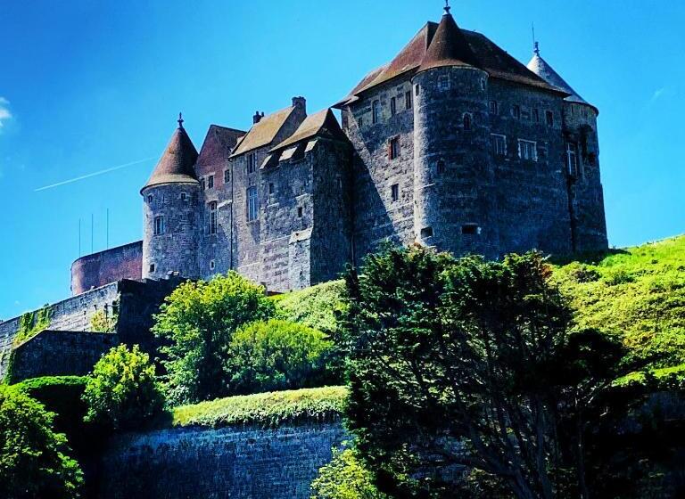ガーデンビュースイート, Villa Castel Chambres D Hôtes B&b