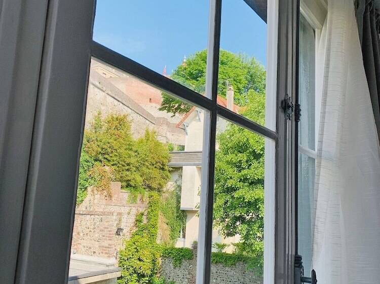 ガーデンビュースイート, Villa Castel Chambres D Hôtes B&b