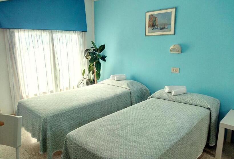 اتاق کلاسیک چهارنفره, Centro Vacanze Cavallino Opera Nascimbeni