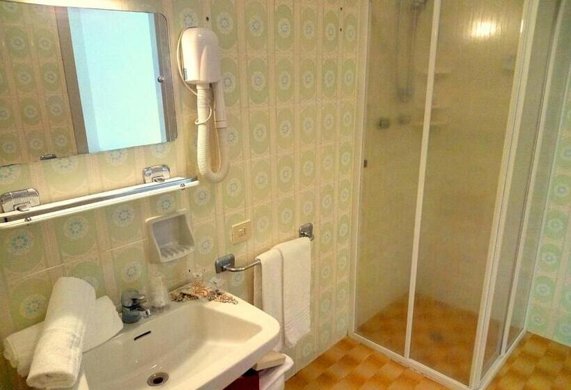 اتاق کلاسیک چهارنفره, Centro Vacanze Cavallino Opera Nascimbeni