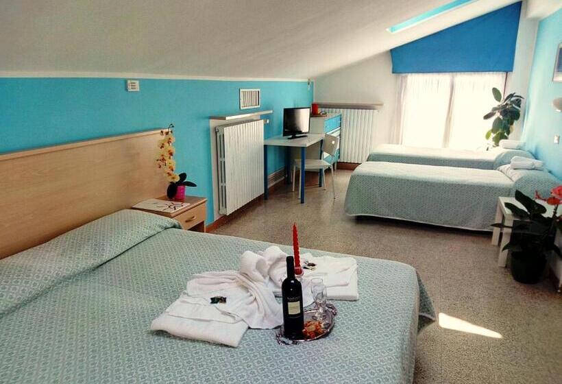 اتاق کلاسیک سه تخته, Centro Vacanze Cavallino Opera Nascimbeni