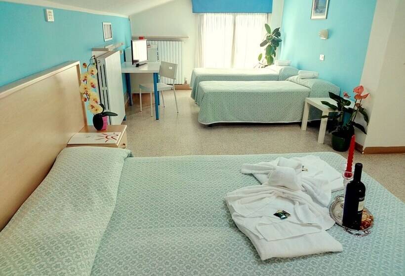 اتاق کلاسیک سه تخته, Centro Vacanze Cavallino Opera Nascimbeni
