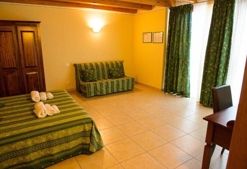 اتاق خانوادگی, B&b Le Murette