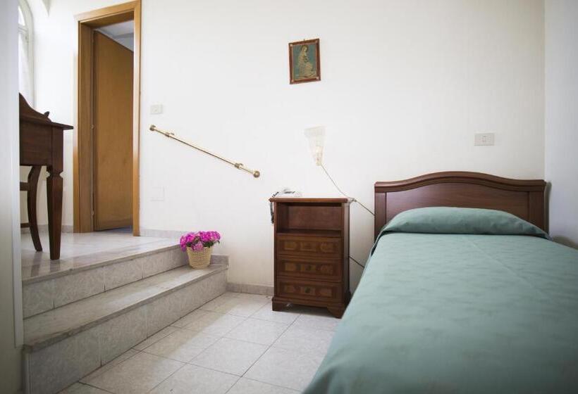 اتاق استاندارد یک نفره, Domus San Vincenzo