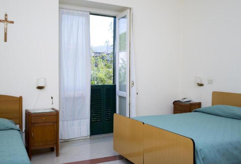 اتاق استاندارد سه نفره, Domus San Vincenzo