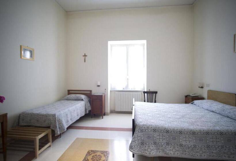 اتاق استاندارد سه نفره, Domus San Vincenzo