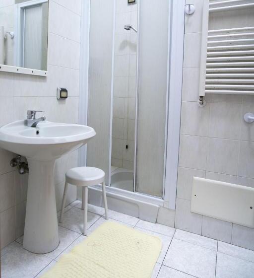 اتاق استاندارد چهار تخته, Domus San Vincenzo