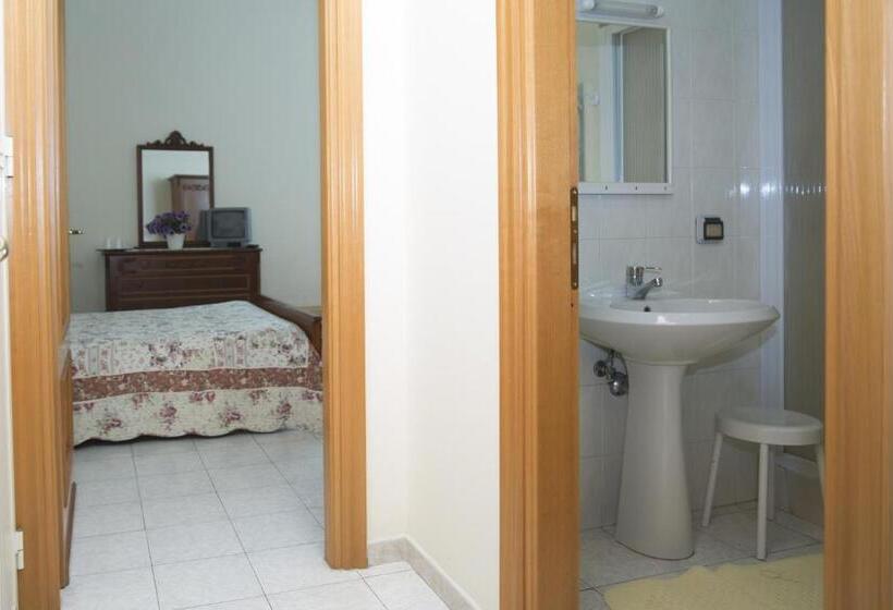 اتاق استاندارد چهار تخته, Domus San Vincenzo