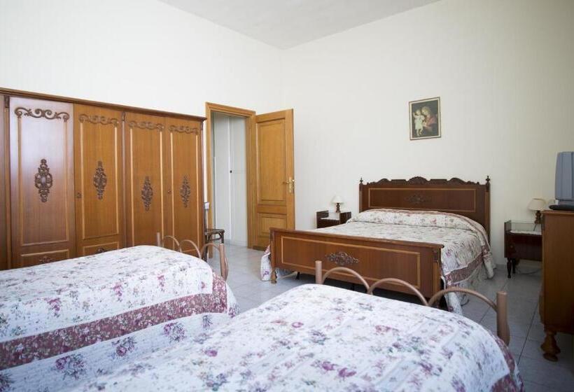اتاق استاندارد چهار تخته, Domus San Vincenzo