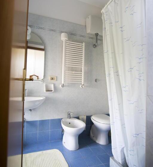 اتاق استاندارد چهار تخته, Domus San Vincenzo