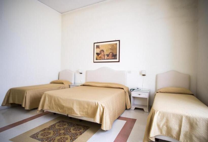 اتاق استاندارد چهار تخته, Domus San Vincenzo